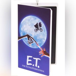 et extra terestrial hallmark ornament
